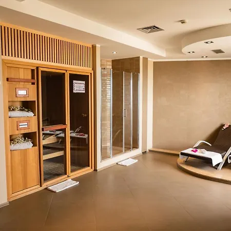 Szálloda Abruzzo Marina Hotel - Family & Beach Resort