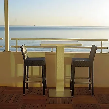 Abruzzo Marina - Family & فندق 4*