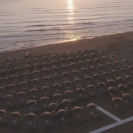 Abruzzo Marina ホテル