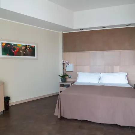 Hotel Abruzzo Marina 4*